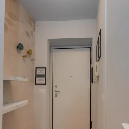 Le Di Marta - My Little Apartment